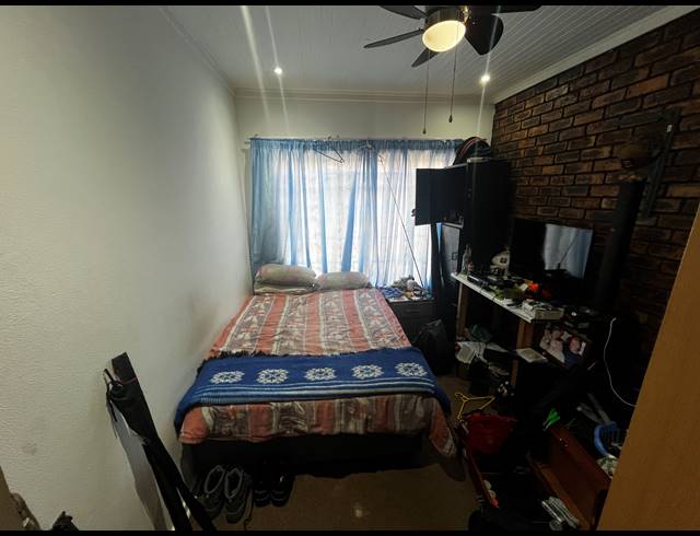 3 BEDROOM HOUSE FOR SALE IN DERSLEY